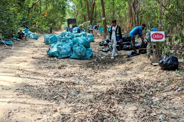 Odin steunt opruimen plastic afval in Cambodja, samen met partner Sumthing