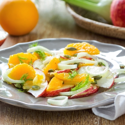 Venkelsalade met fruit en noten