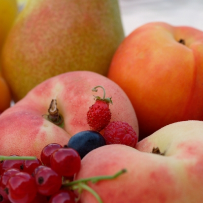 Fruitsalade in tijm-honingdressing