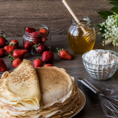 Vlierpannenkoeken met aardbeien