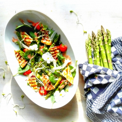 salade asperges halloumi