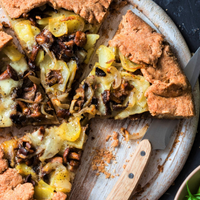 Galette met aardappel en paddenstoelen