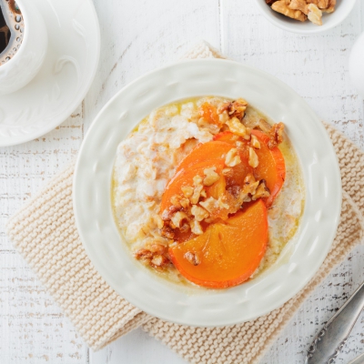 Carrot cake-havermoutpap met kaki fruit